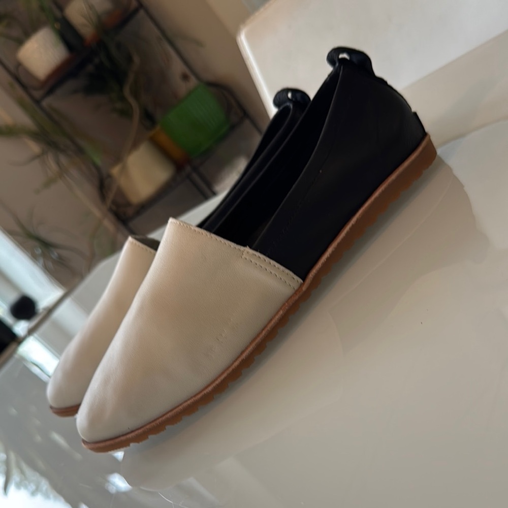 New - Sorel Ella slip-on waterproof shoes - 11